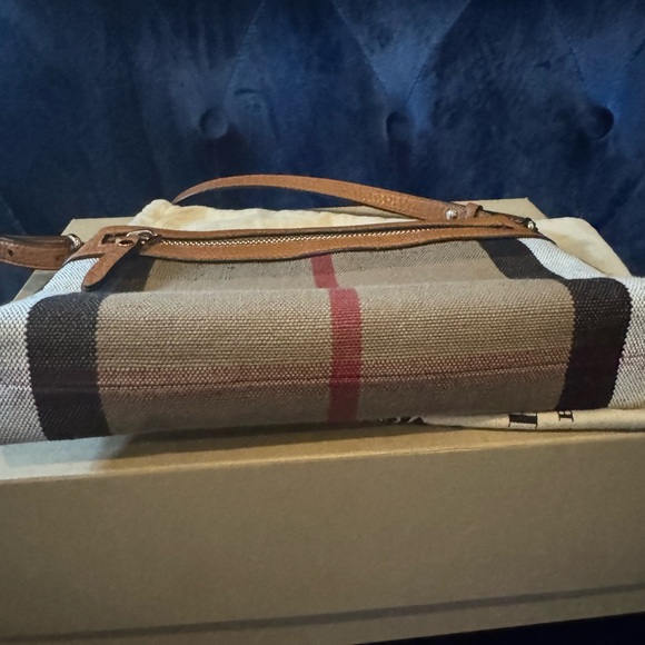 Burberry Tan and Gray small canvas and leather Crossbody Bag - Picture 4 of 7
